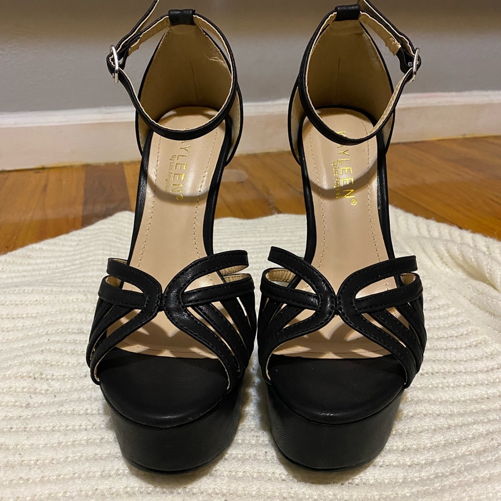 Platform stiletto heels (never worn) - Picture 3 of 4